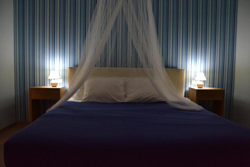 Valente Perlia Rooms Poros Town 外观 照片